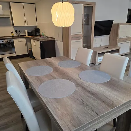 70m2 In Zittauer Stadtzentrum Innenstadt Innenring Lage - Wohnen Auf Zeit In - 2 Raum