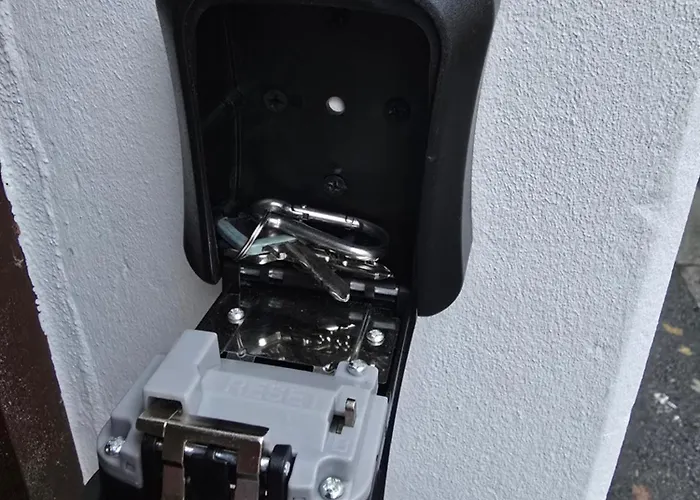 شقة 70m2 In Zittauer Stadtzentrum Innenstadt Innenring Lage - Wohnen Auf Zeit In - 2 Raum تسيتاو